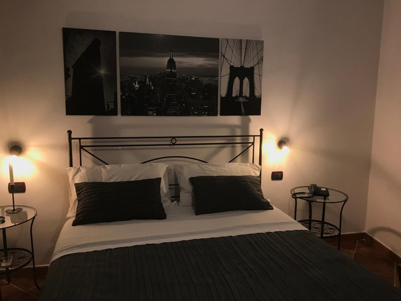 Holiday Rooms Portale Pirrera Modica Exterior foto