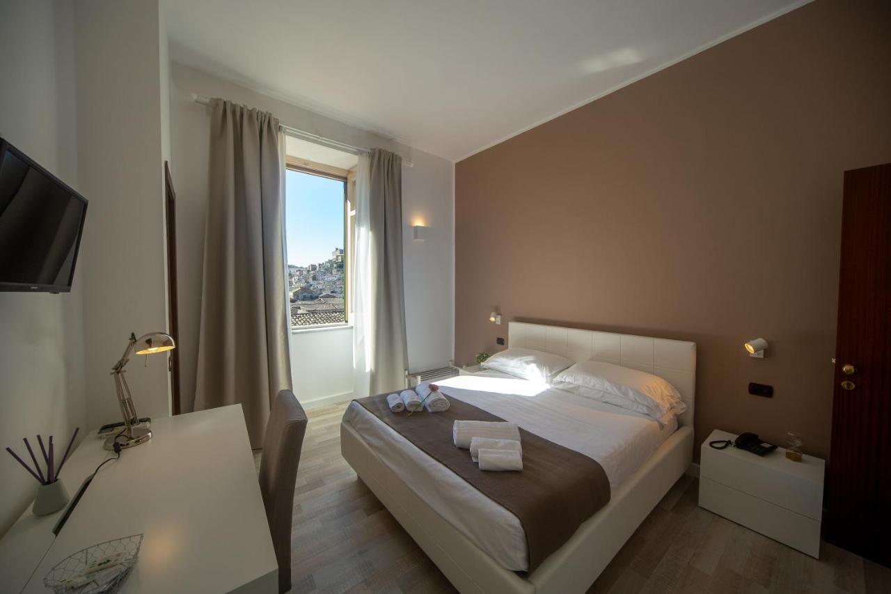 Holiday Rooms Portale Pirrera Modica Exterior foto