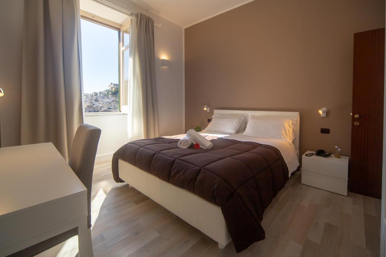 Holiday Rooms Portale Pirrera Modica Exterior foto