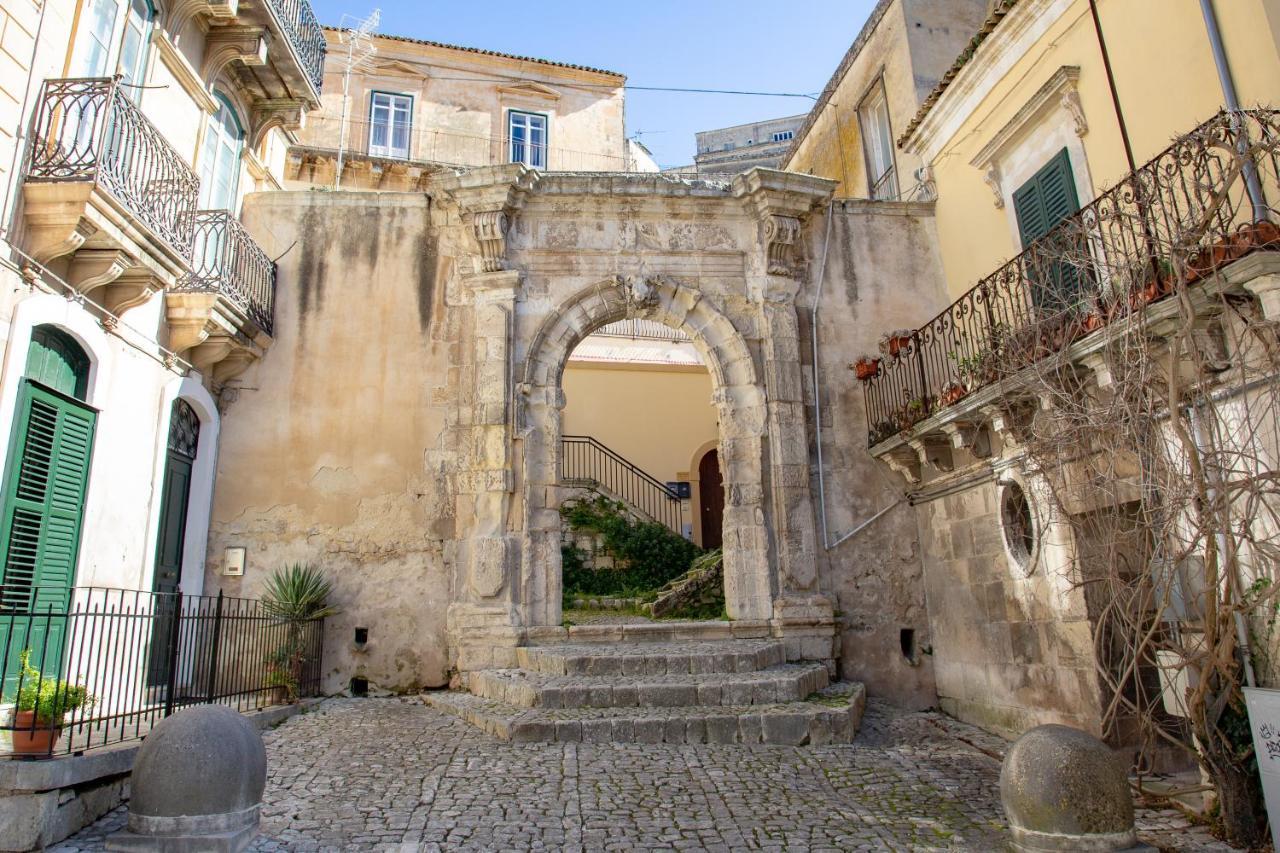 Holiday Rooms Portale Pirrera Modica Exterior foto